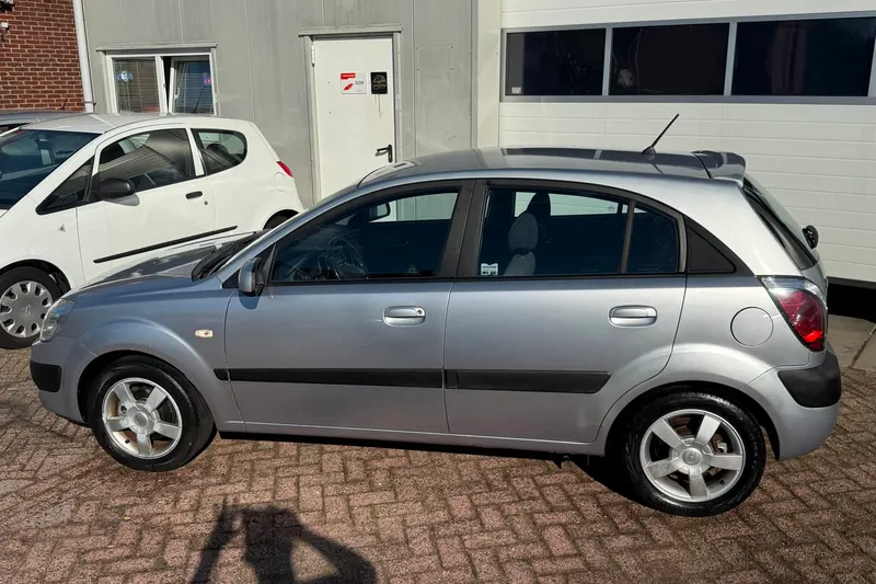 Kia Rio (2007)