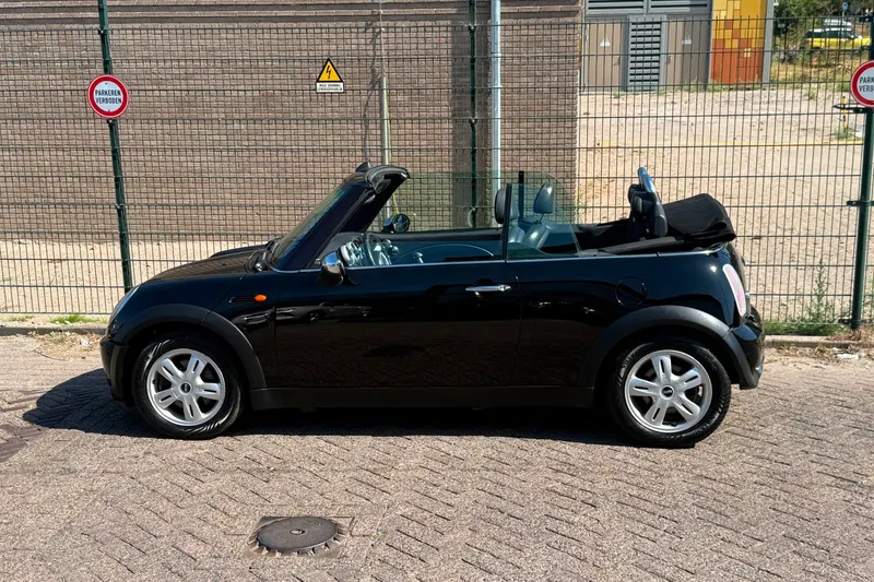 MINI One (2004)