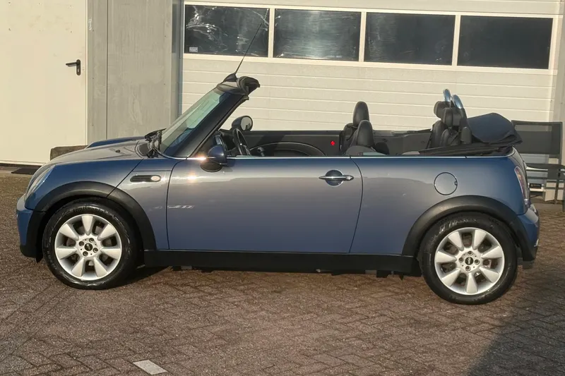 MINI Cabrio (2005)