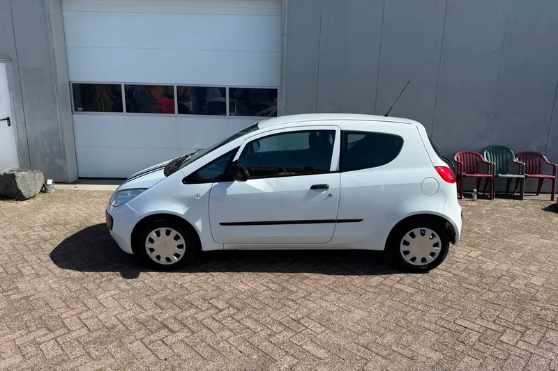 Mitsubishi Colt (2008)