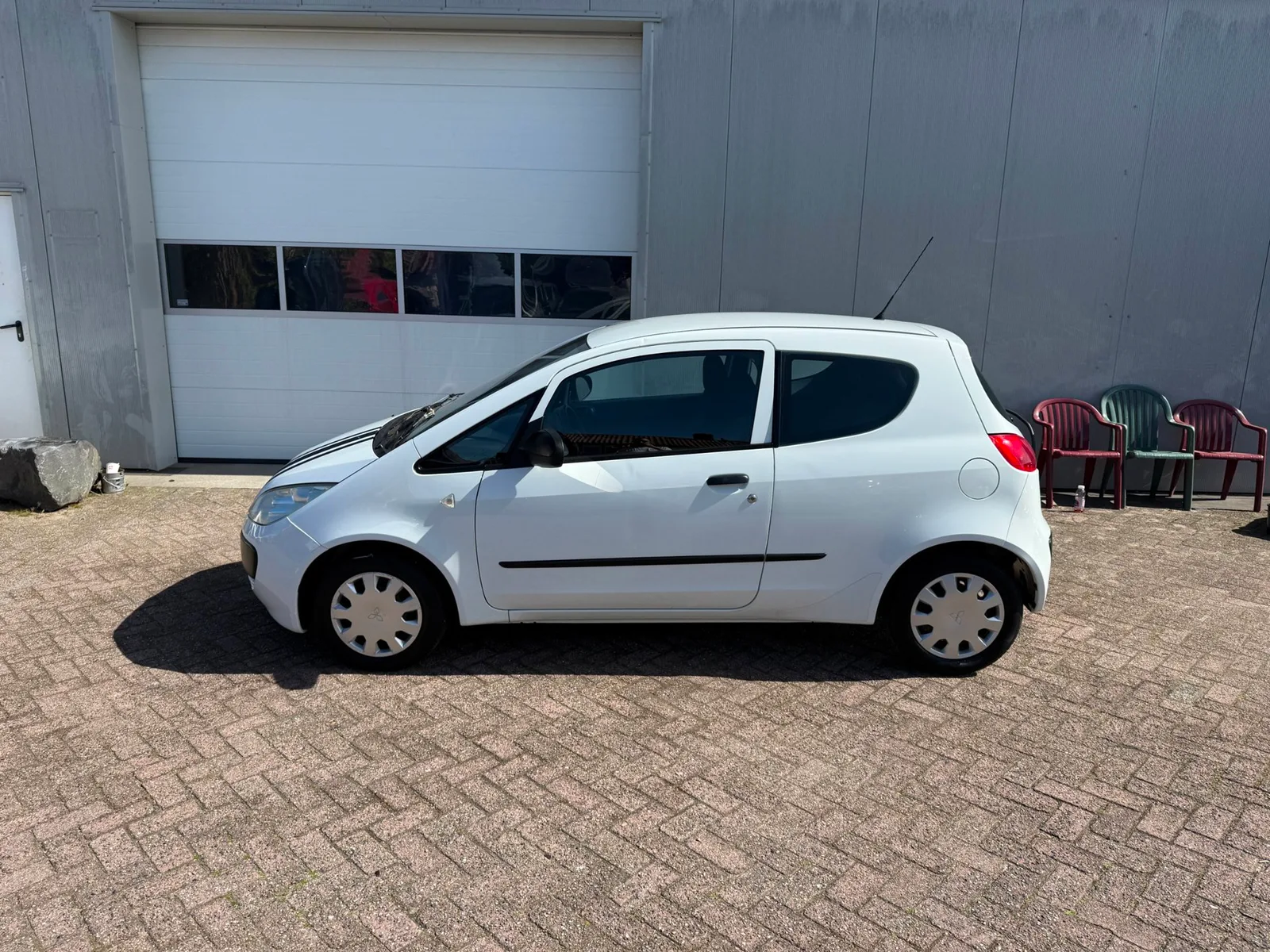 Mitsubishi Colt (2008) — foto 1