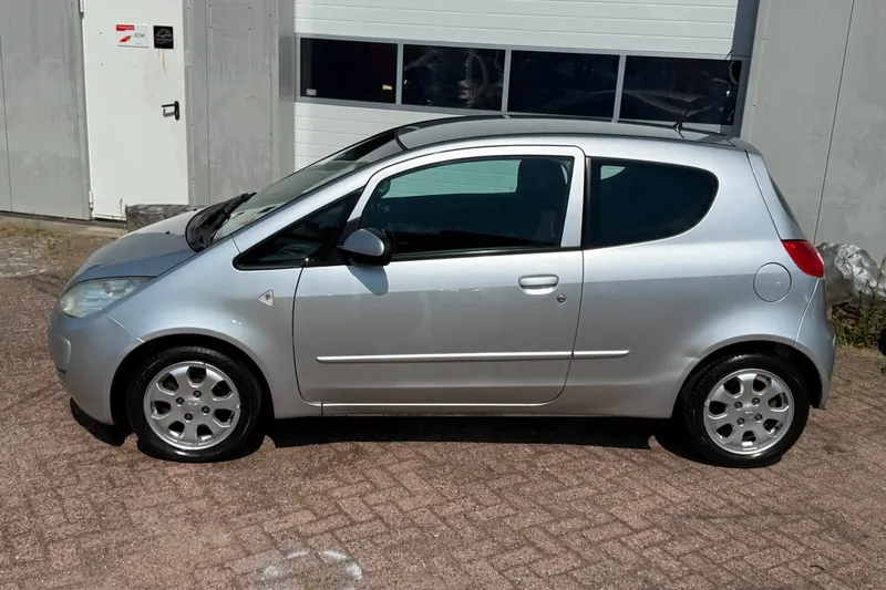 Mitsubishi Colt (2005)