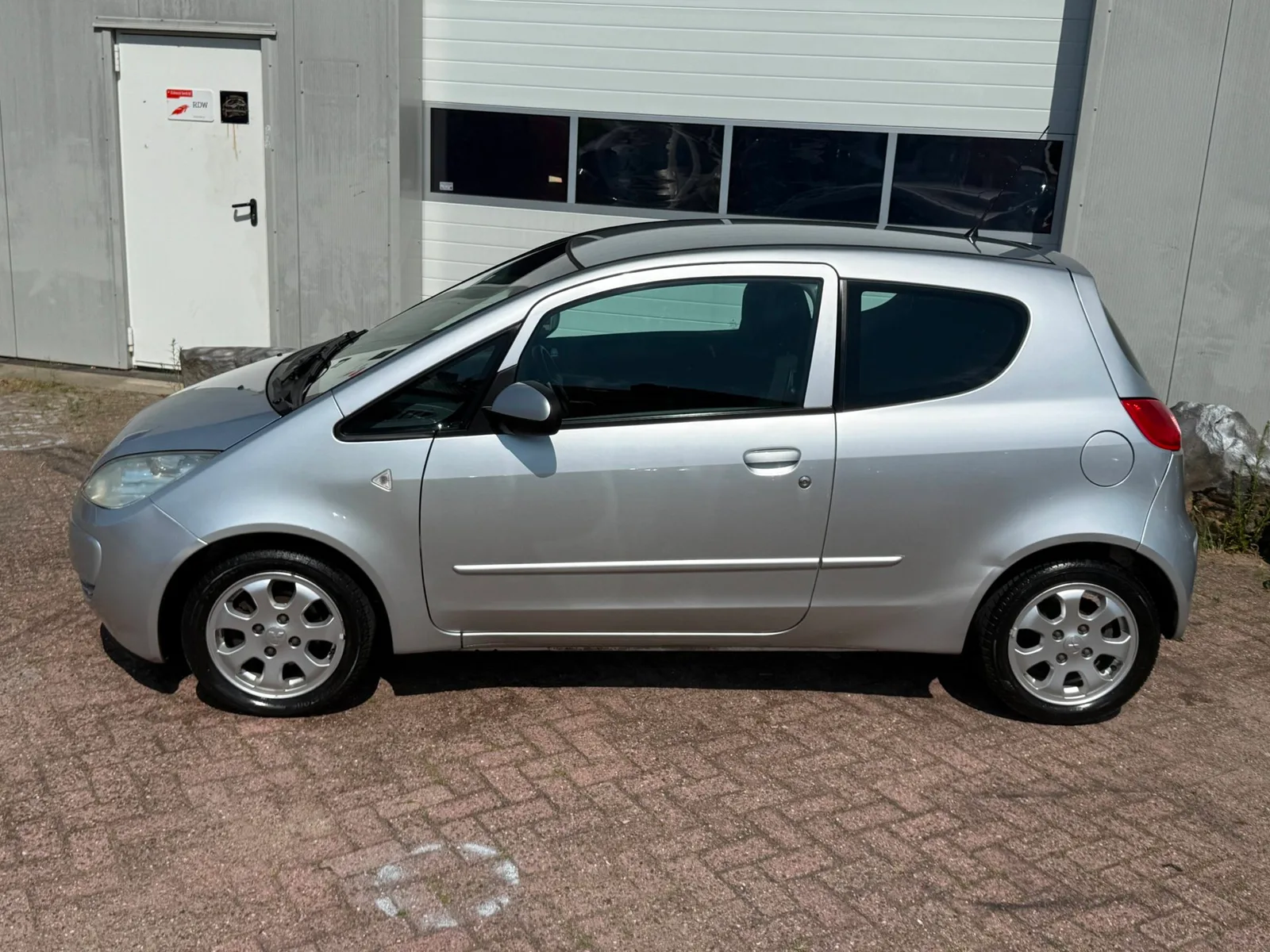 Mitsubishi Colt (2005) — foto 1