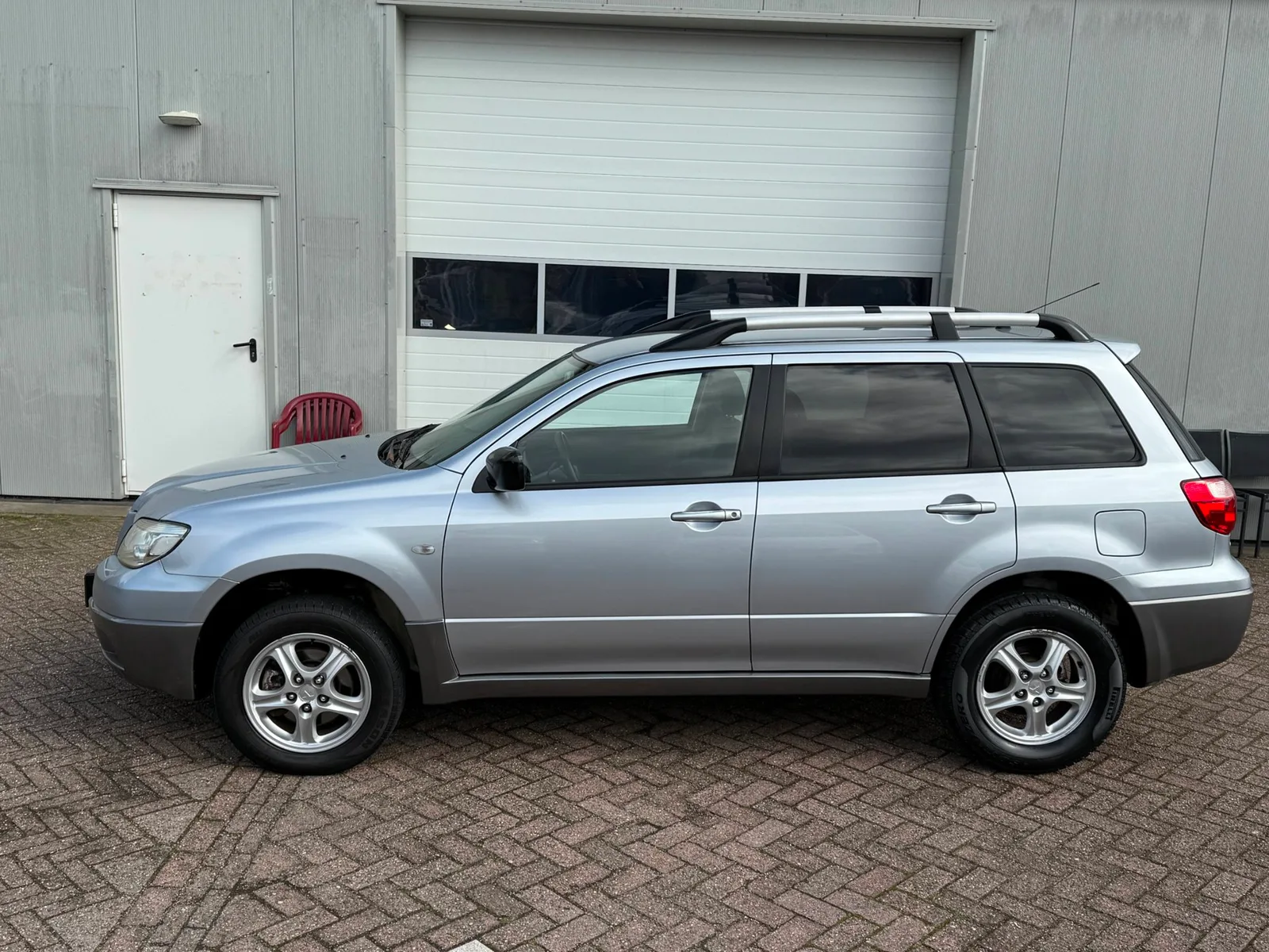 Mitsubishi Outlander (2008) — foto 1