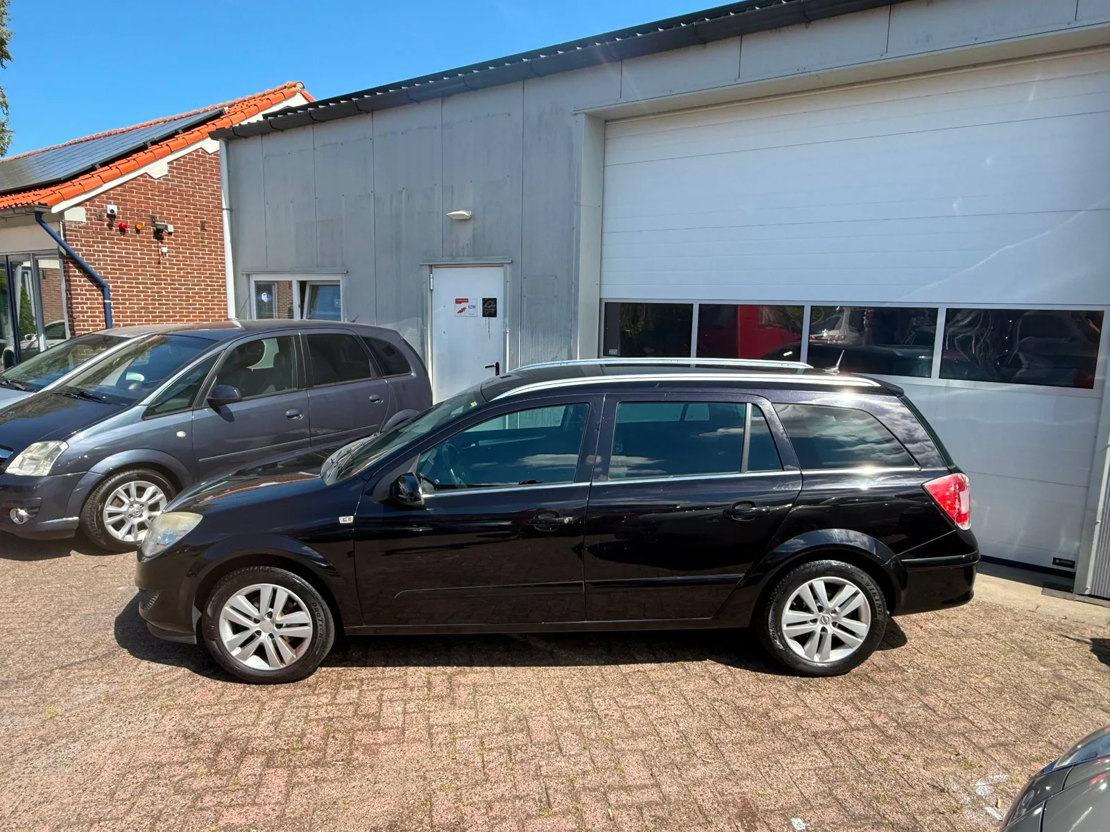 Opel Astra (2008) — foto 1