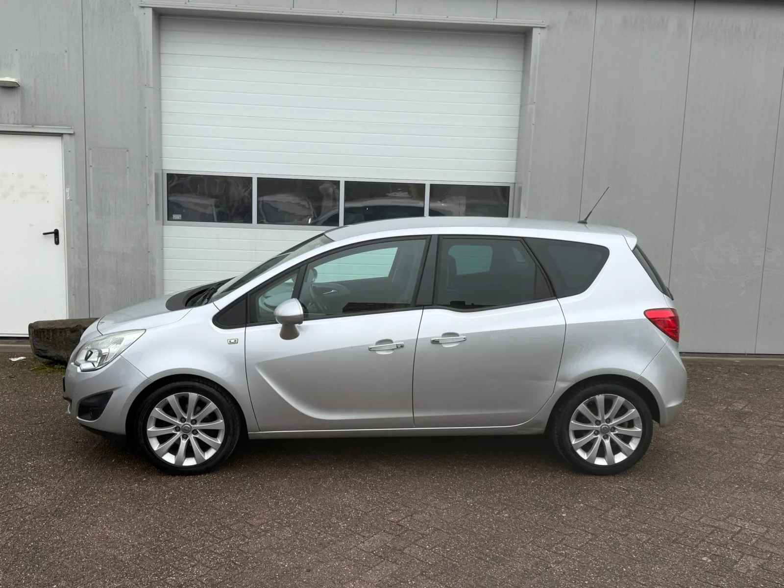 Opel Meriva (2011) — foto 1