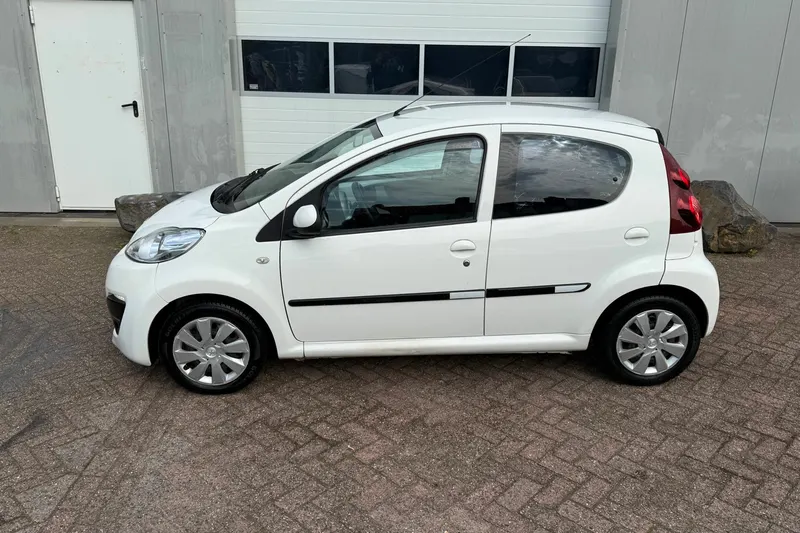 Peugeot 107 (2012)
