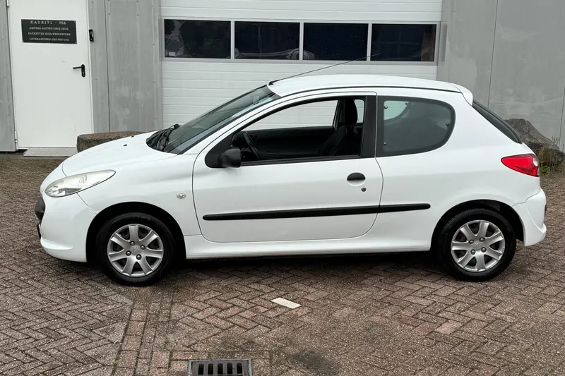 Peugeot 206 (2011)