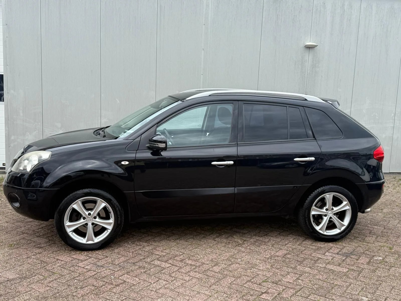 Renault Koleos (2009) — foto 1