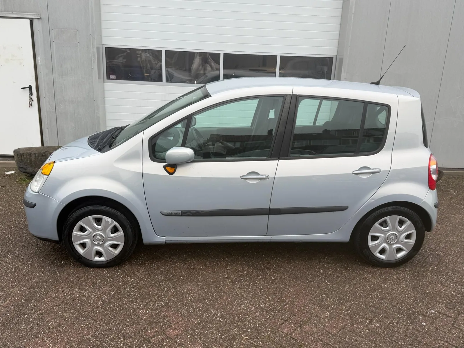 Renault Modus (2005) — foto 1