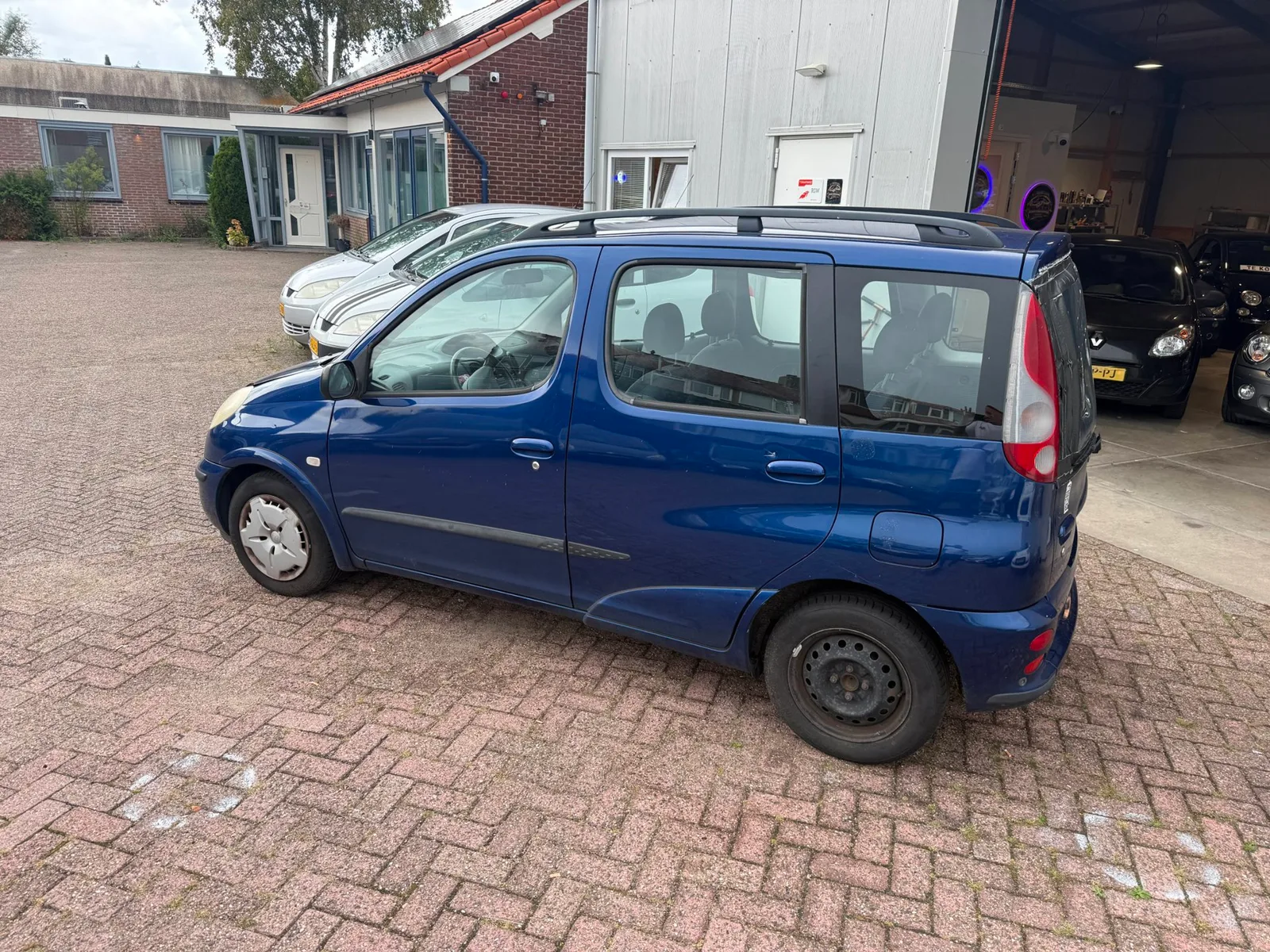 Toyota Yaris (2000) — foto 1