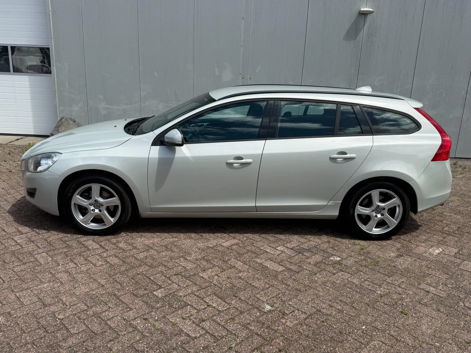 Volvo V60 (2012) — foto 1