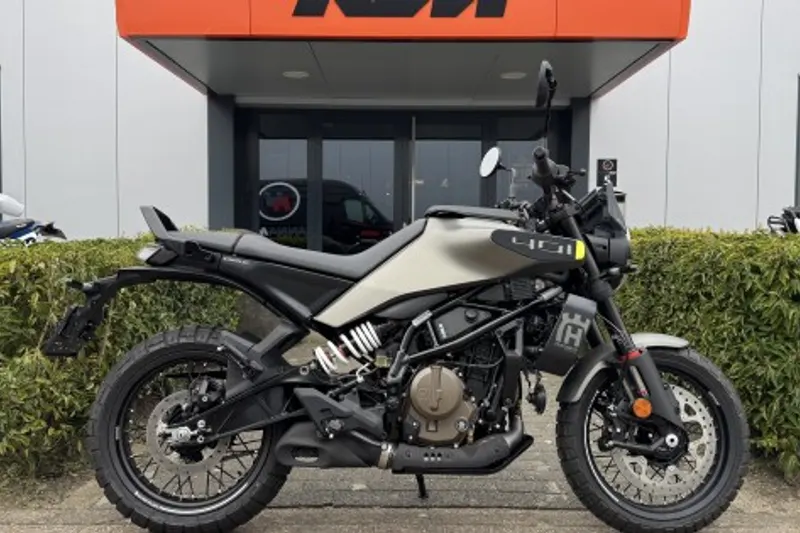 Husqvarna Svartpilen 401 24 (2024)