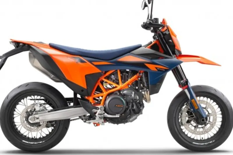 KTM 690 SMC (2026)