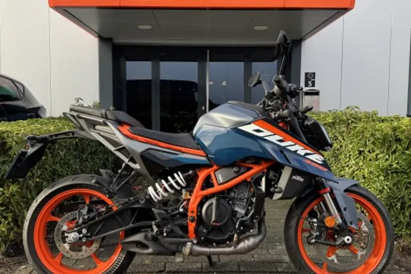 KTM Duke 390 (2024)