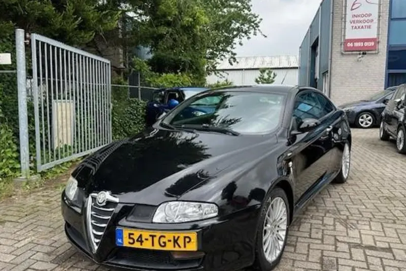 Alfa Romeo GT (2006)