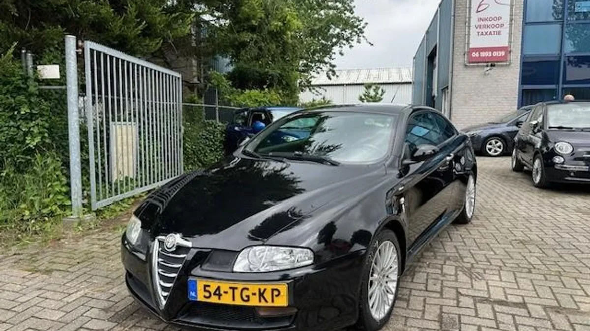 Alfa Romeo GT (2006) — foto 1