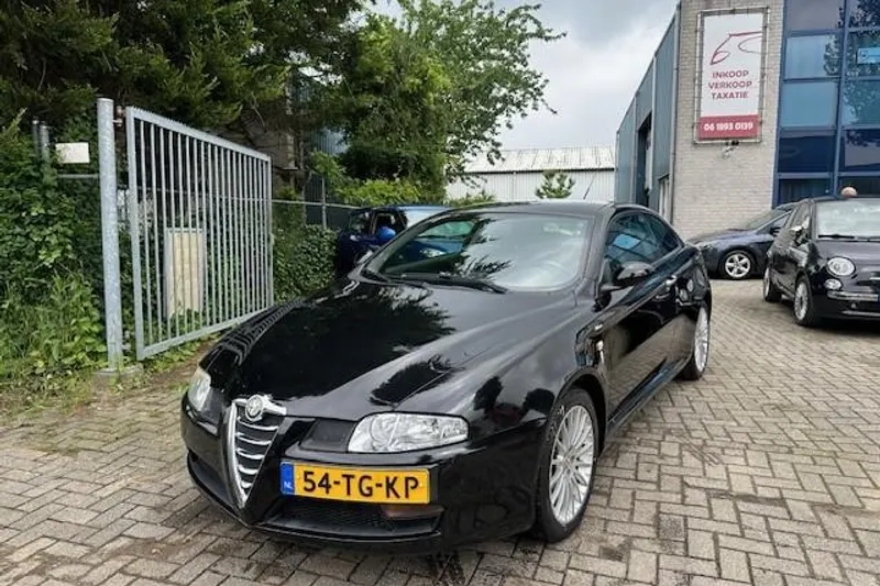 Alfa Romeo GT (2006)