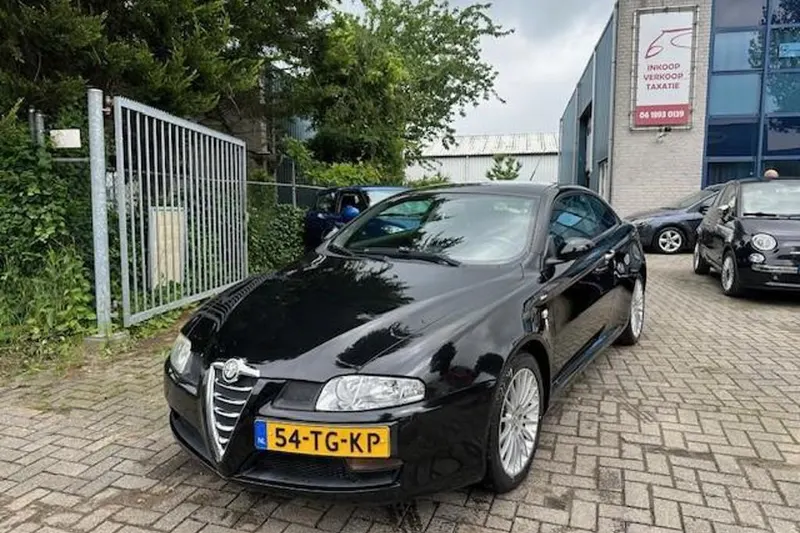 Alfa Romeo GT (2006)
