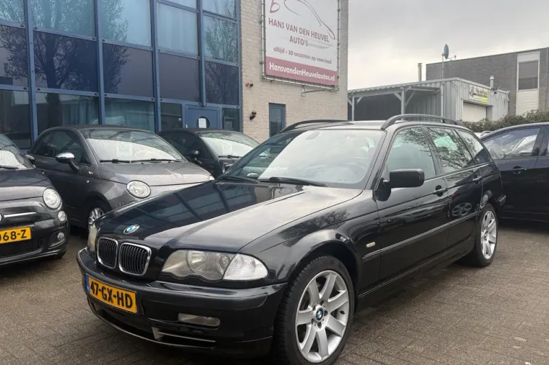 BMW 330xi (2001)
