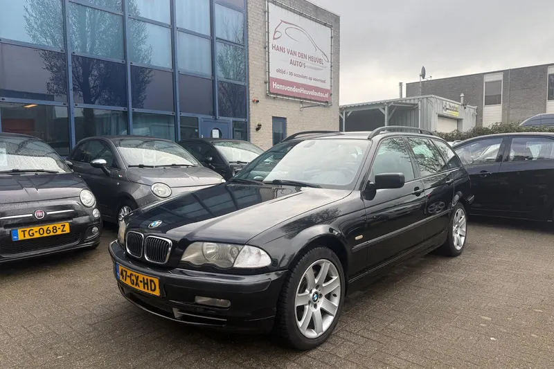 BMW 330xi (2001)