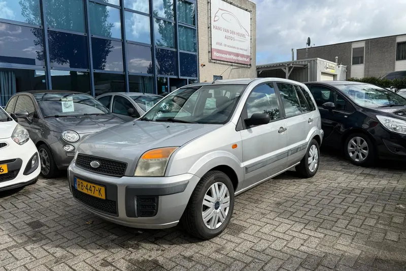 Ford Fusion (2005)
