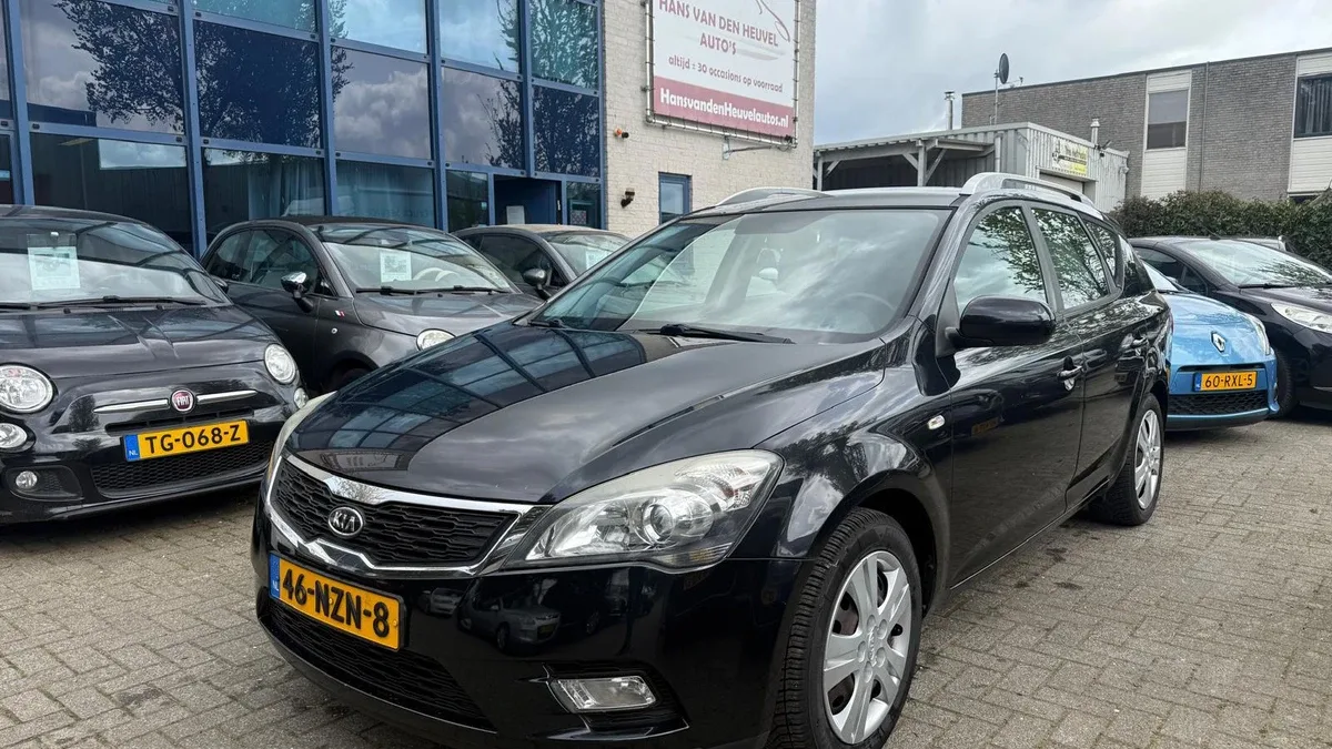 Kia Cee'd (2011) — foto 1