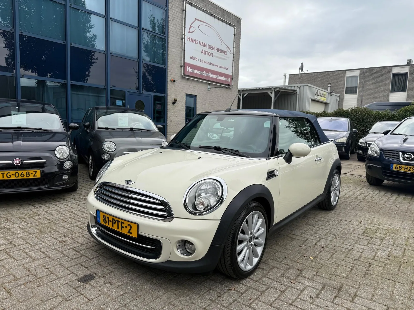 MINI Cabrio (2011) — foto 1