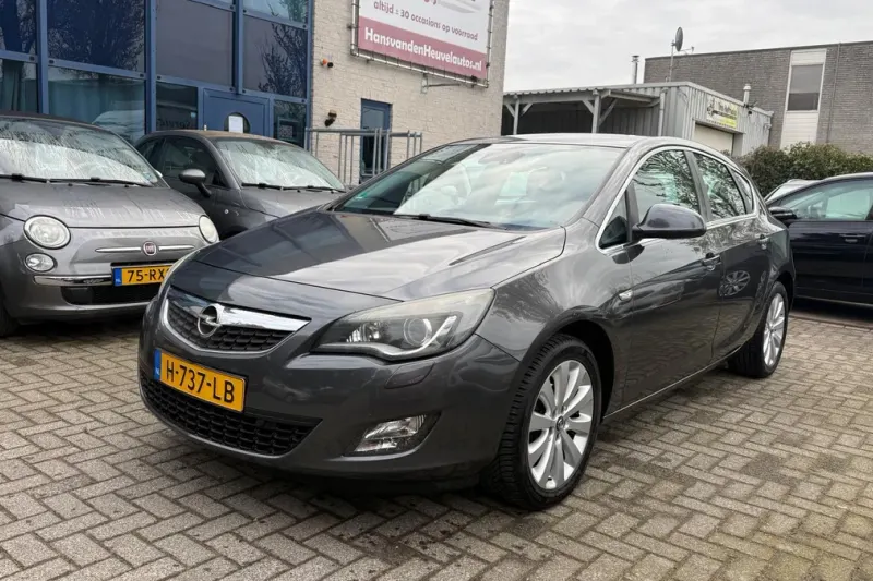 Opel Astra (2010)