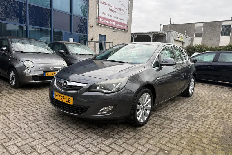 Opel Astra (2010)