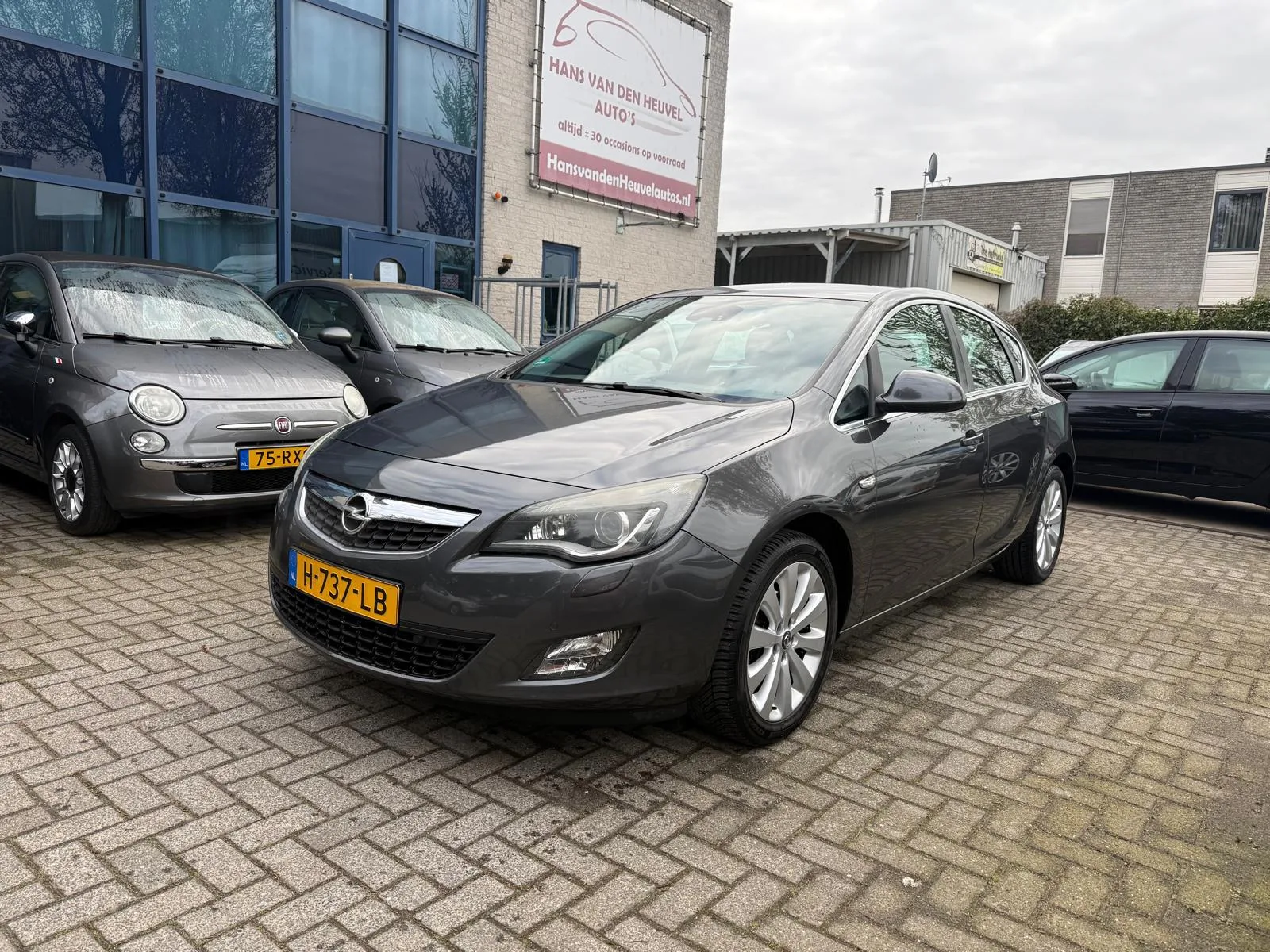 Opel Astra (2010) — foto 1