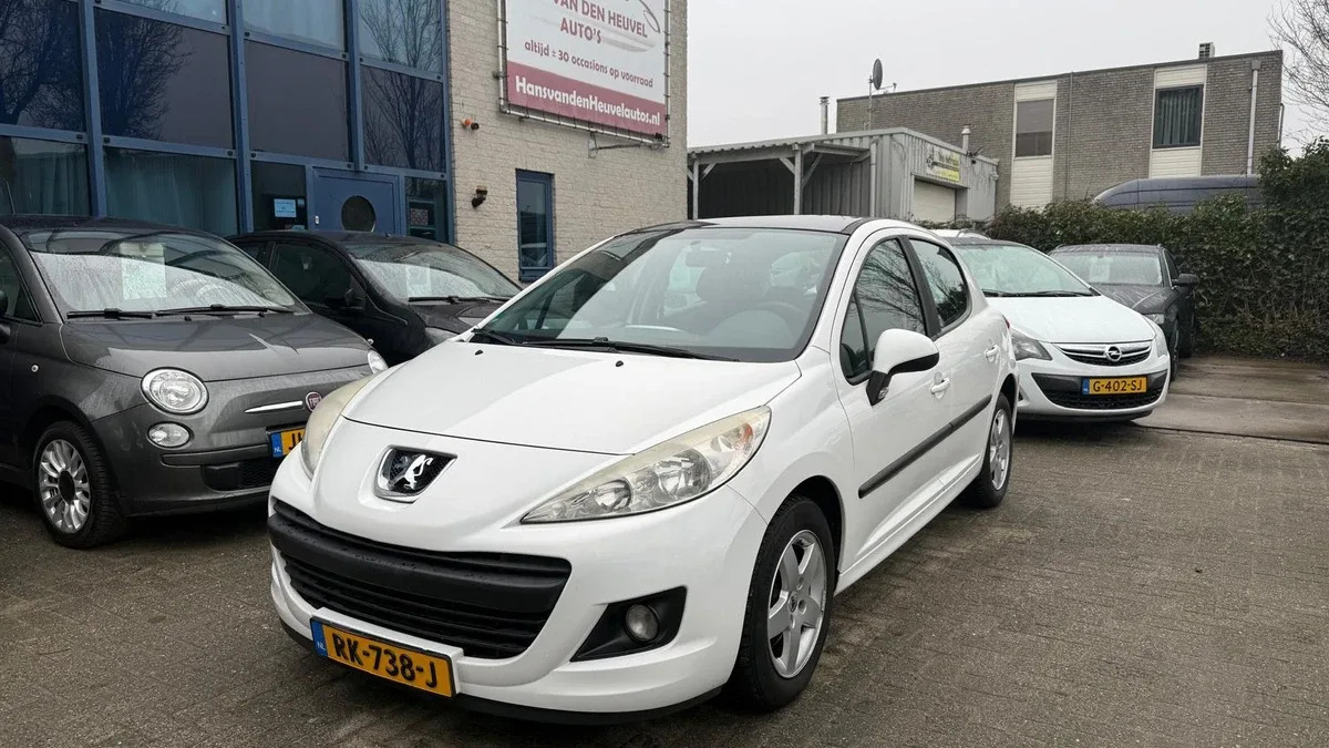 Peugeot 207 (2011) — foto 1