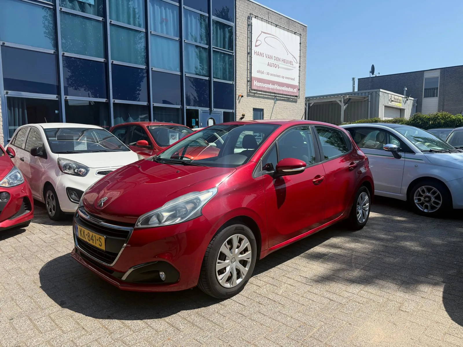 Peugeot 208 (2016) — foto 1