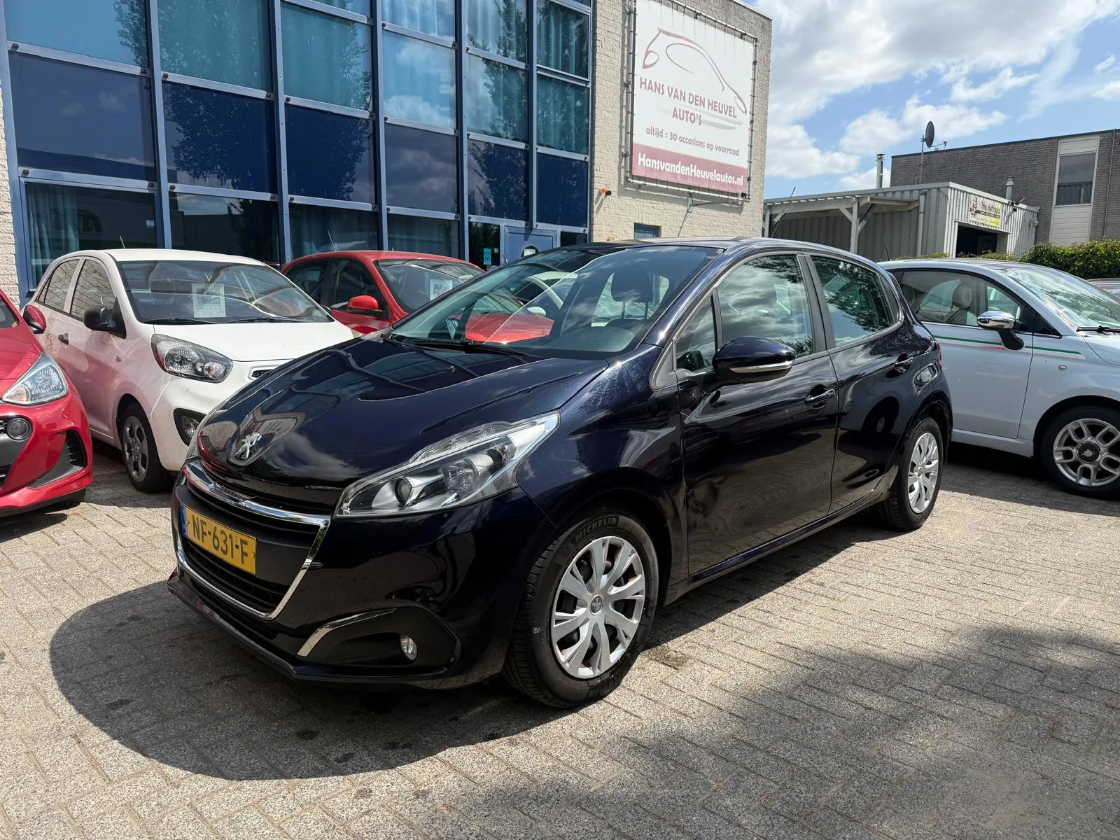 Peugeot 208 (2016) — foto 1