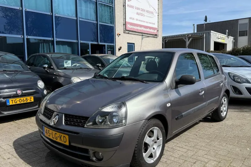 Renault Clio (2003)
