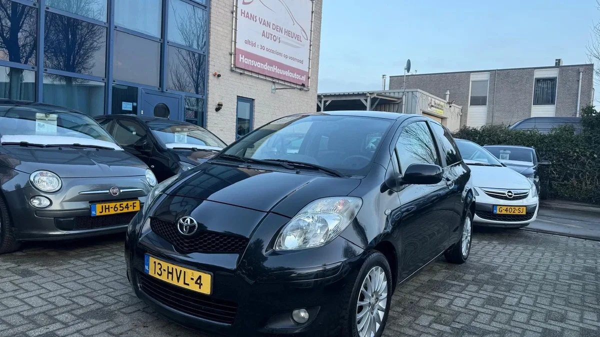 Toyota Yaris (2009) — foto 1