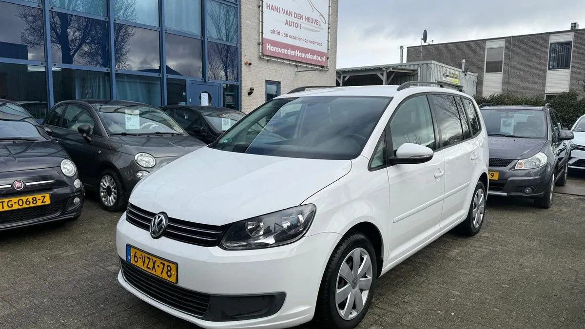 Volkswagen Touran (2013) — foto 1