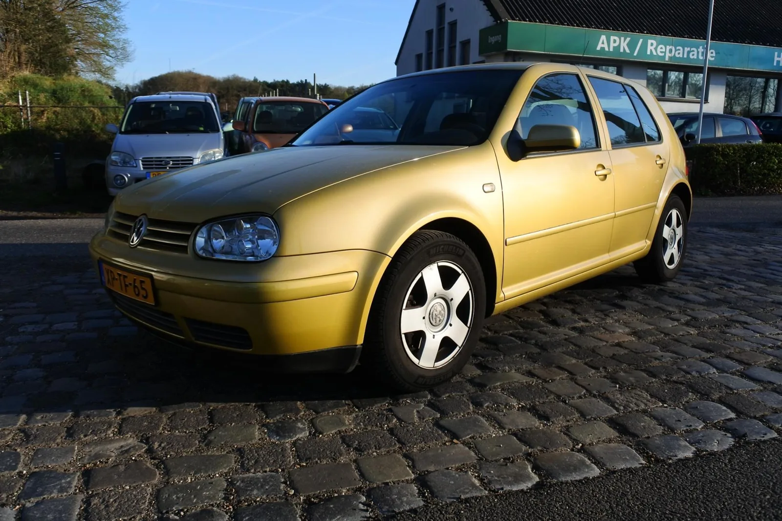 Volkswagen Golf (1999) — foto 1