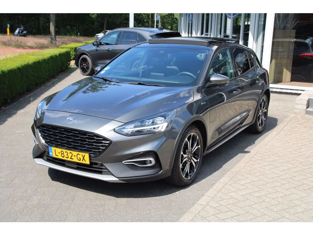 Ford Focus (2021) — foto 1