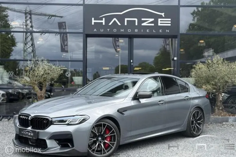 BMW M5 (2022)