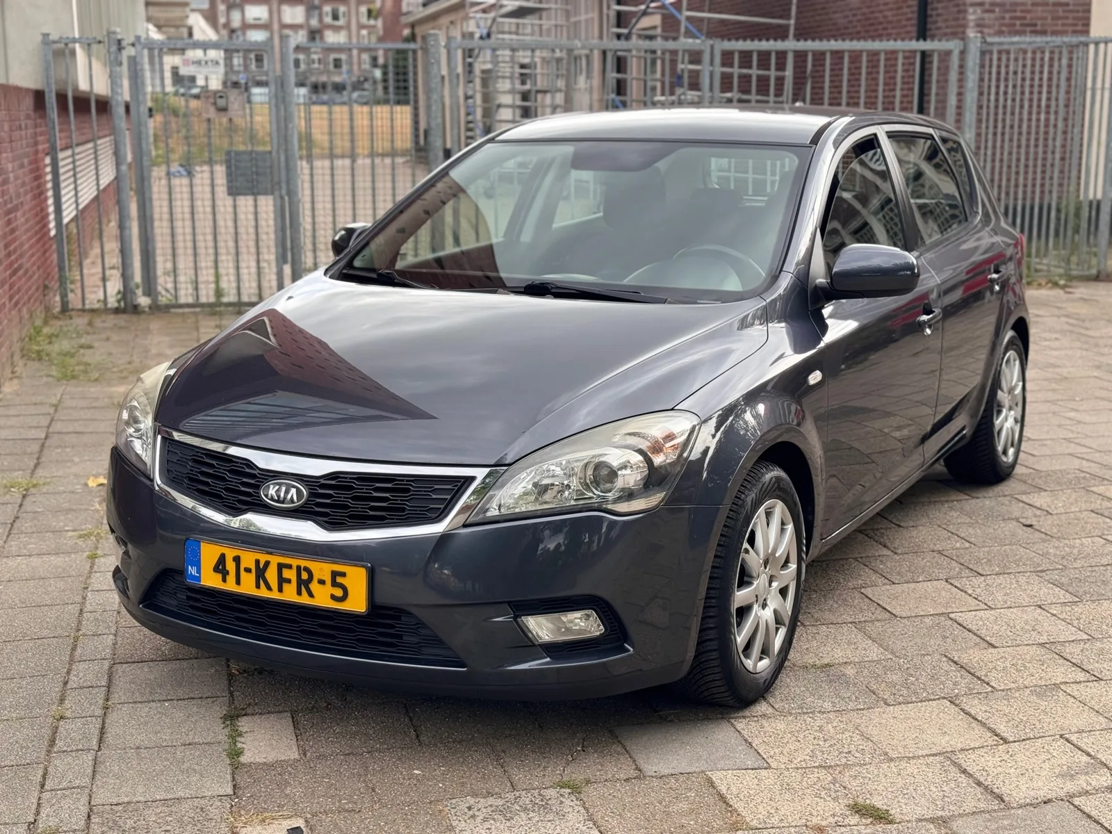 Kia Cee'd (2009) — foto 1