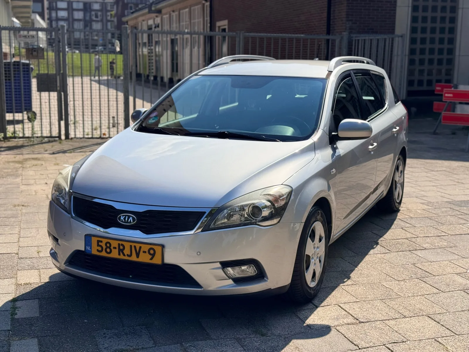 Kia Cee'd (2011) — foto 1