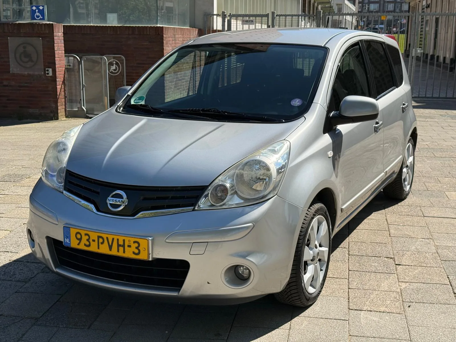Nissan Note (2011) — foto 1