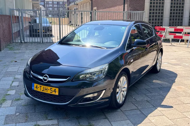 Opel Astra (2014)