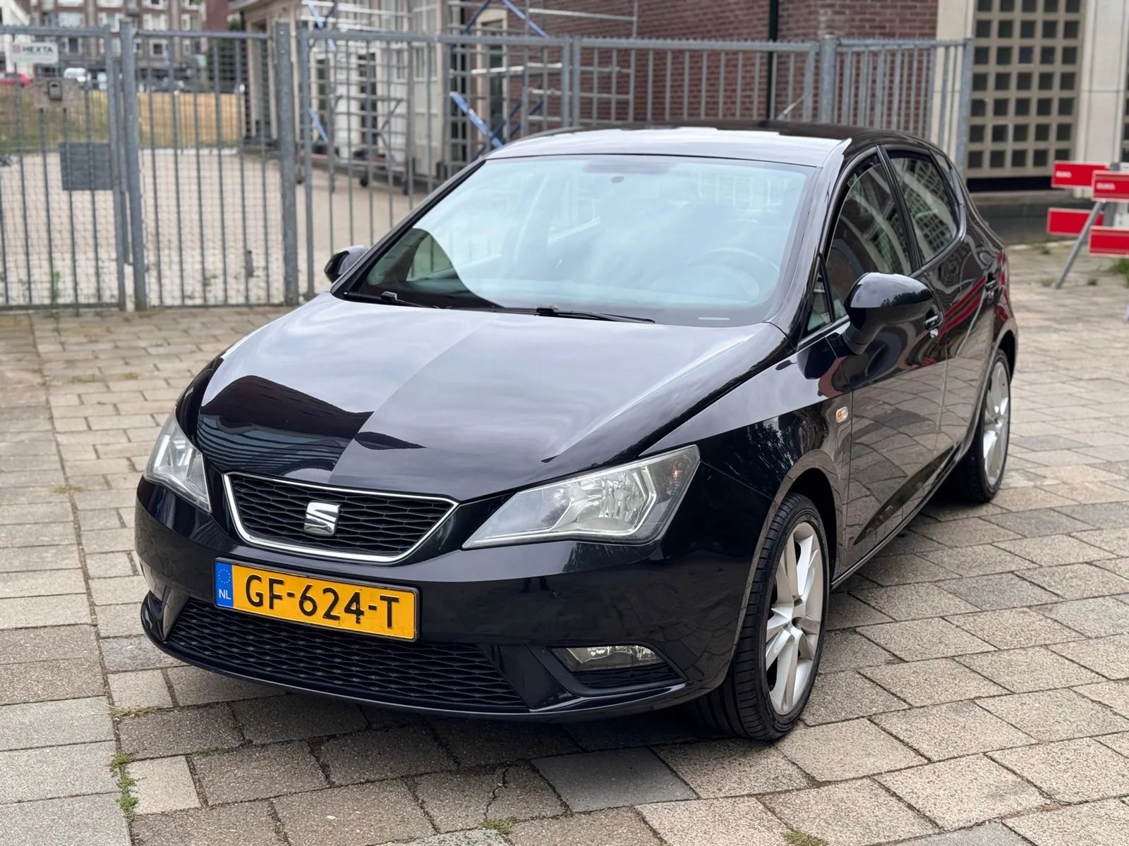 SEAT Ibiza (2014) — foto 1