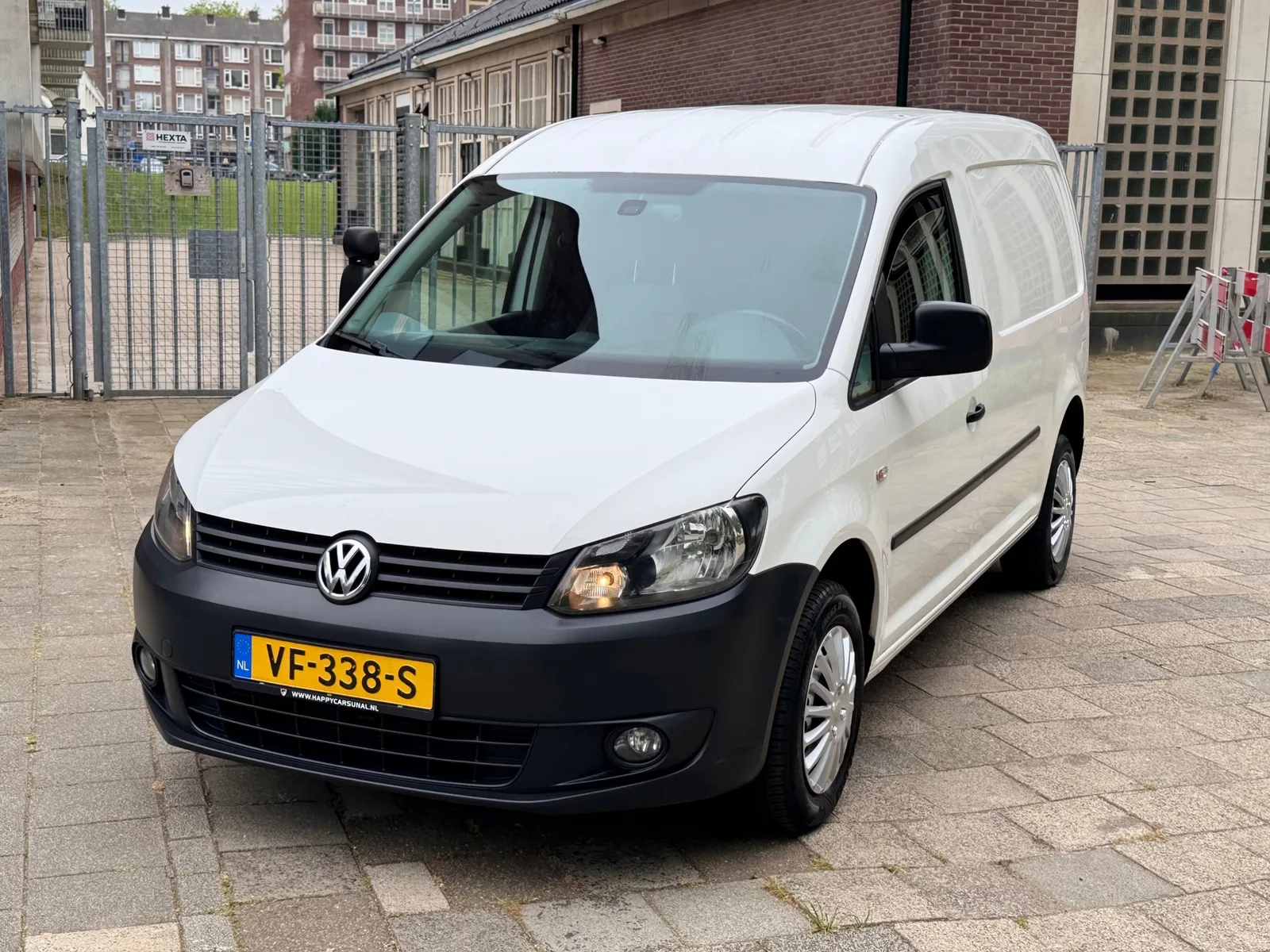 Volkswagen Caddy (2013) — foto 1