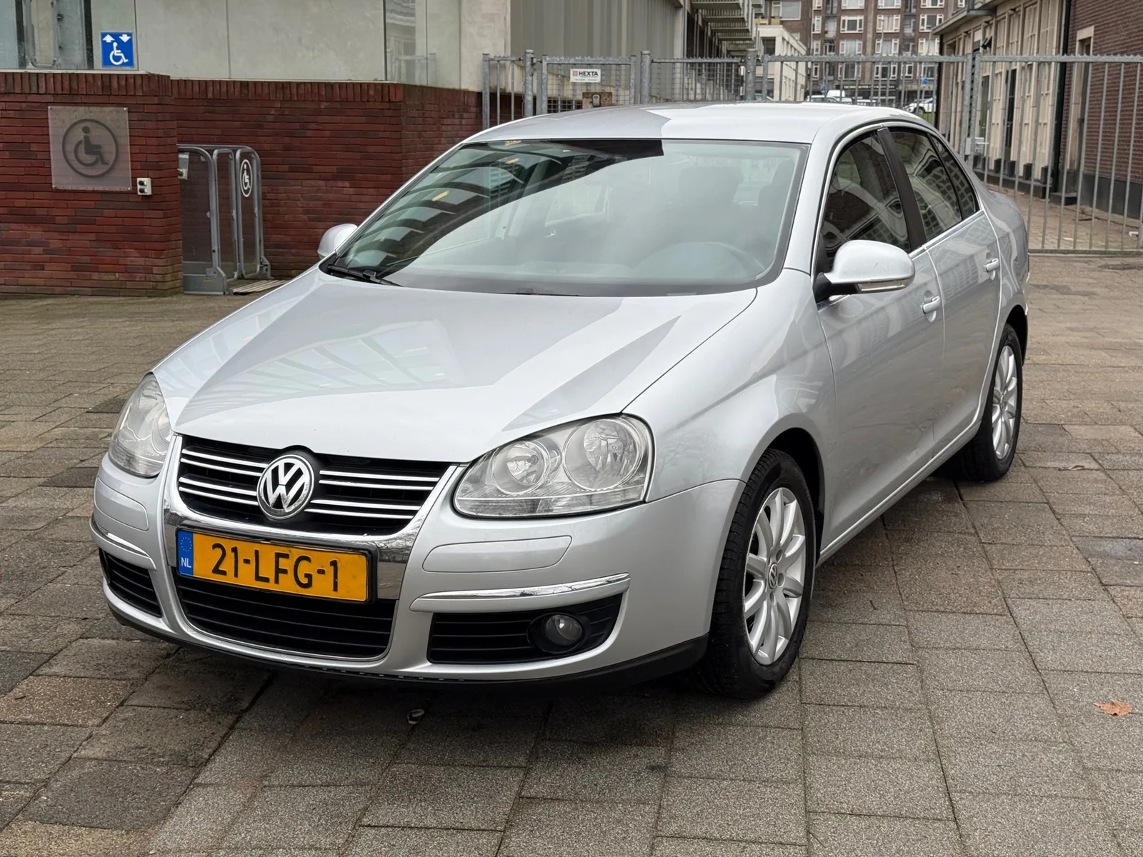 Volkswagen Jetta (2010) — foto 1