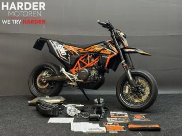 KTM 690 SMC (2019) — foto 1