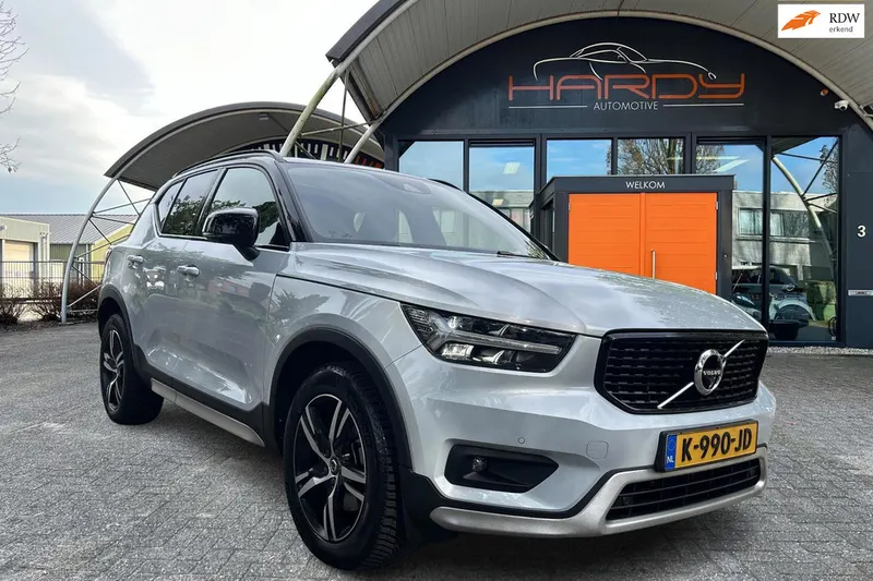 Volvo XC40 (2021)