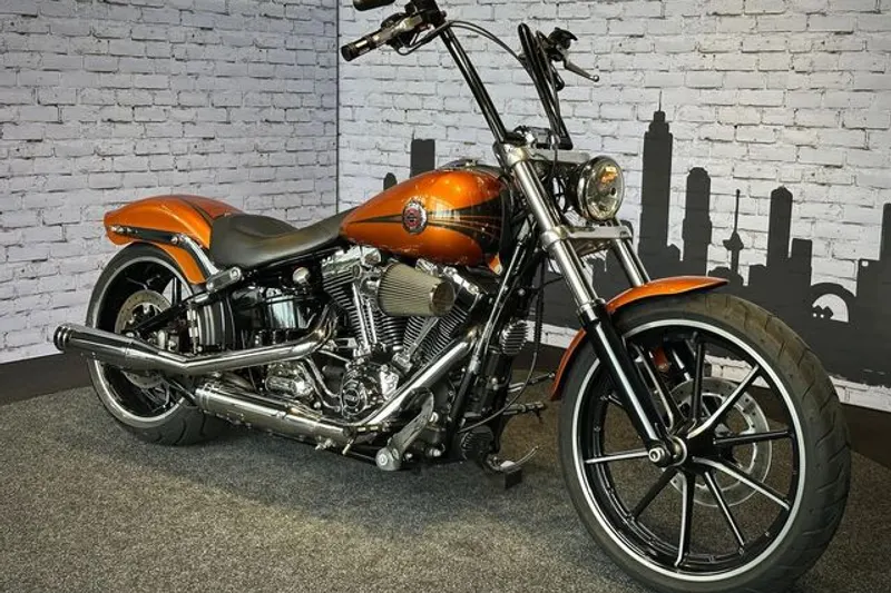 Foto van Harley-Davidson Breakout FXSB